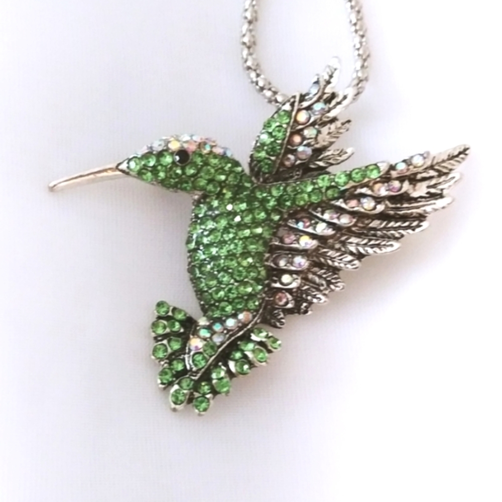 BETSEY JOHNSON PENDANT NECKLACE OR BROOCH/PIN